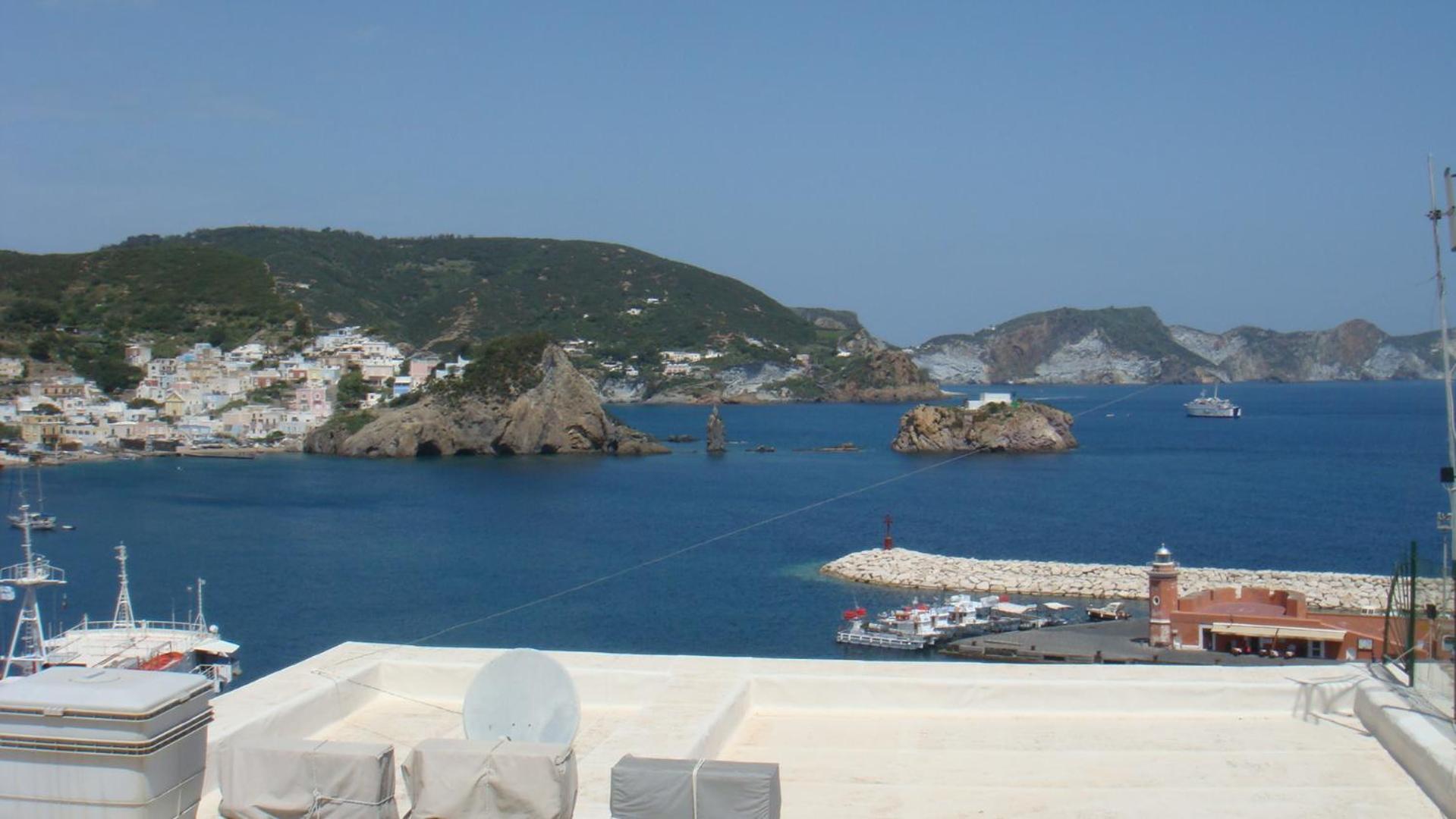 Hotel Del Capitano Ponza Bagian luar foto
