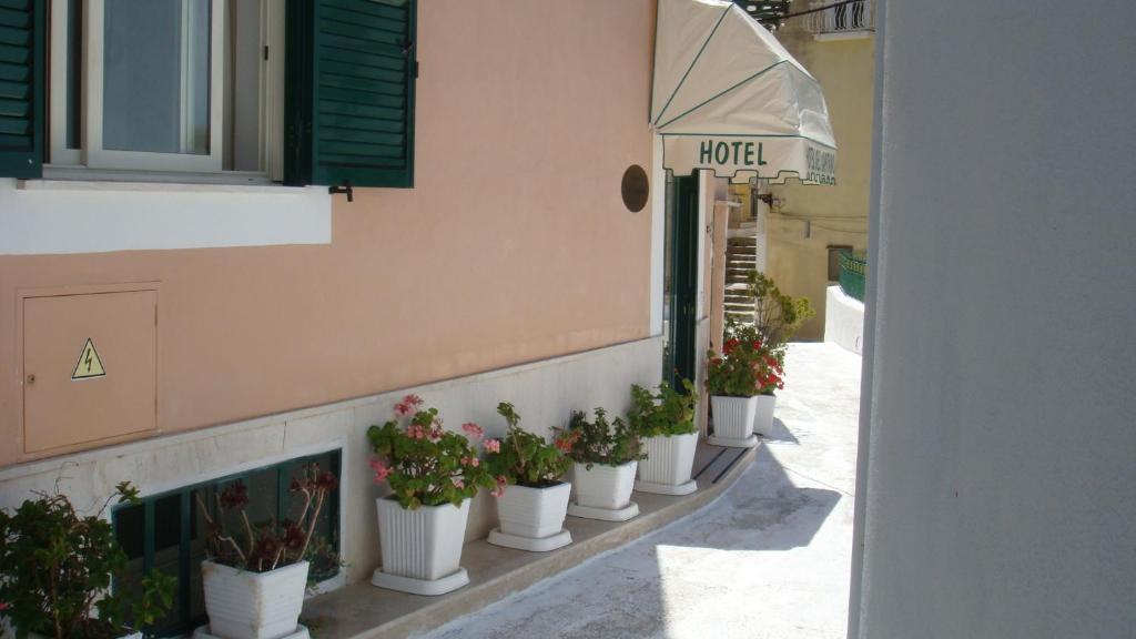 Hotel Del Capitano Ponza Bagian luar foto